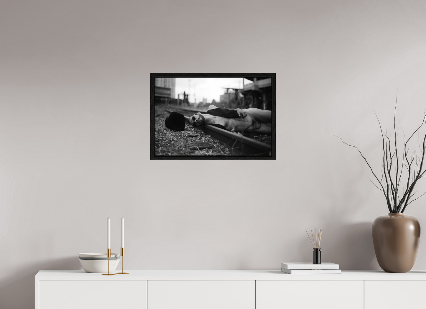 60 x 40 cm, Floating frame - black Karenin, 2013