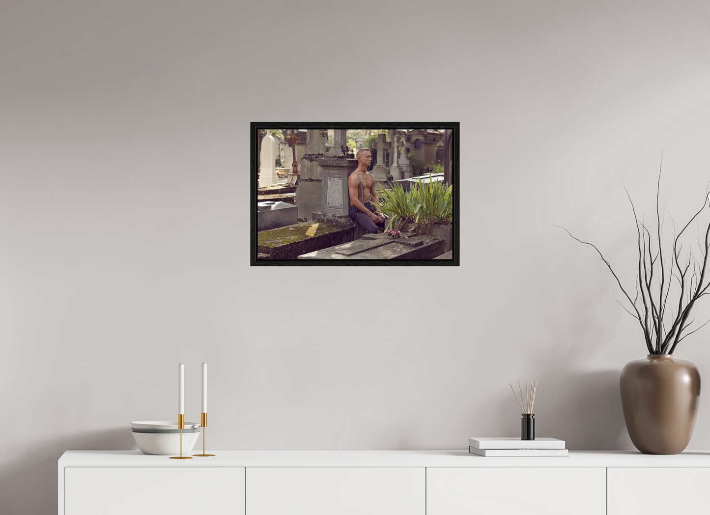 60 x 40 cm, Floating frame - black Pierre, 2013