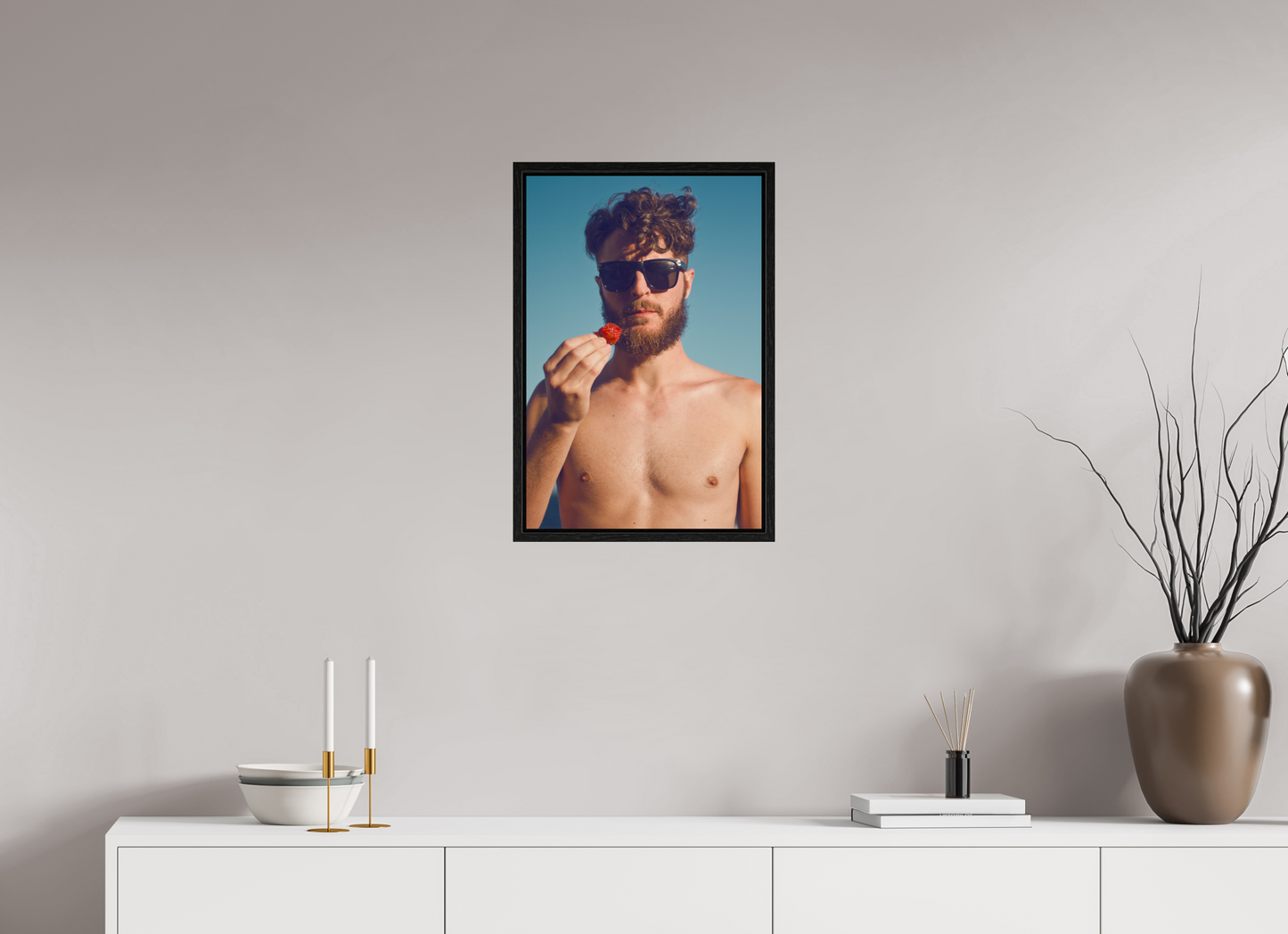 40 x 60 cm, Floating 15mm black Strawberry, 2014